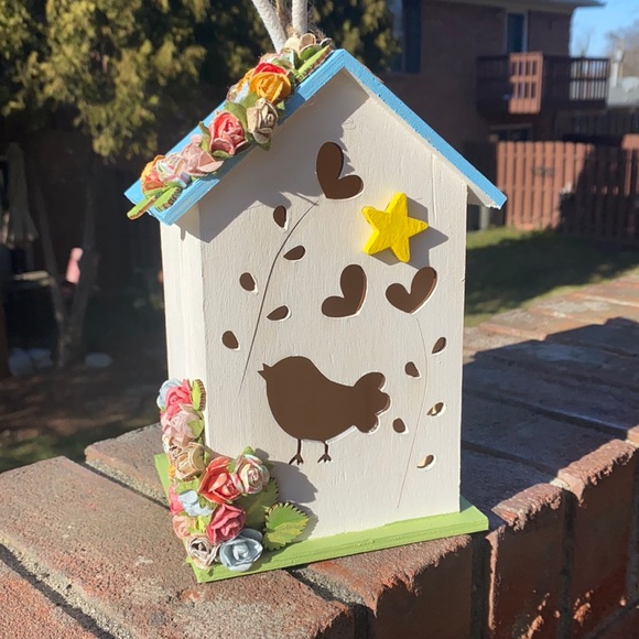 IT’S SPRINGTIME! Handpainted Decorative Birdhouse - Picture 5 of 6